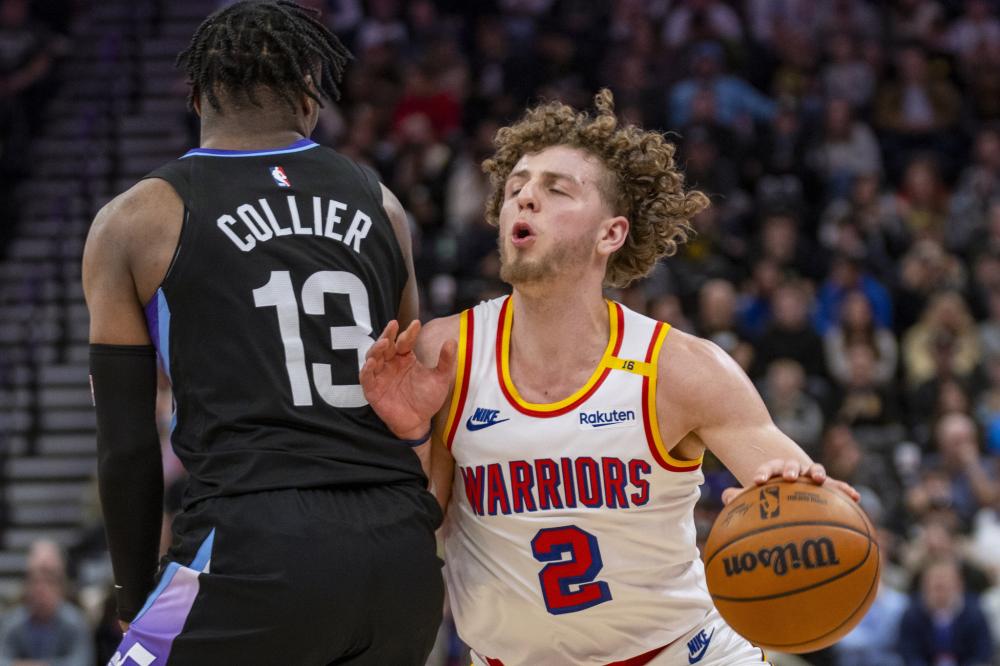 球踢一半被 球踢一半被