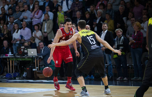 角看宫鲁鸣 角看宫鲁鸣