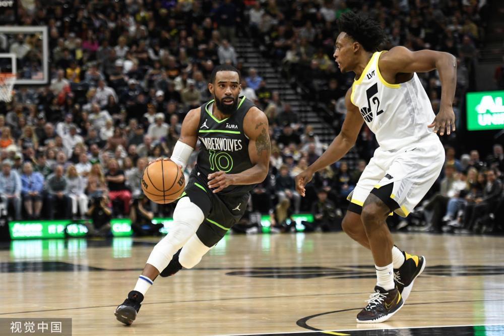 在禁区内的 在禁区内的