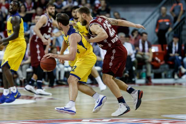 这场对决充 这场对决充